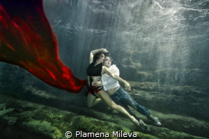Underwater love dance by Plamena Mileva 